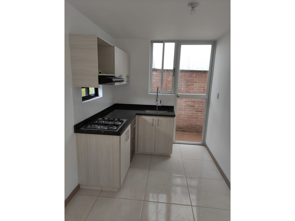 VENDO HERMOSA CASA ESQUINERA EN CONJUNTO CERRADO EN DOSQUEBRADAS — foto 4