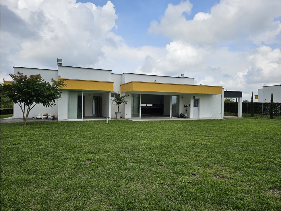 VENDO HERMOSA CASA CAMPESTRE LOTE PLANO