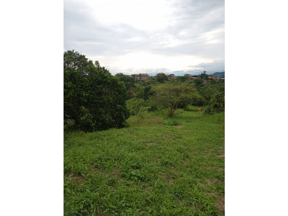 EN VENTA MAGNIFICO LOTE EN COMBIA