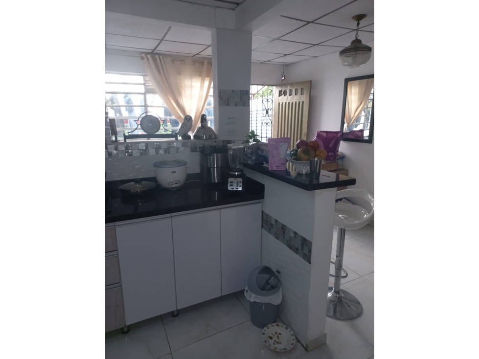 VENDO CASA BIEN UBICADA EN EL CENTRO