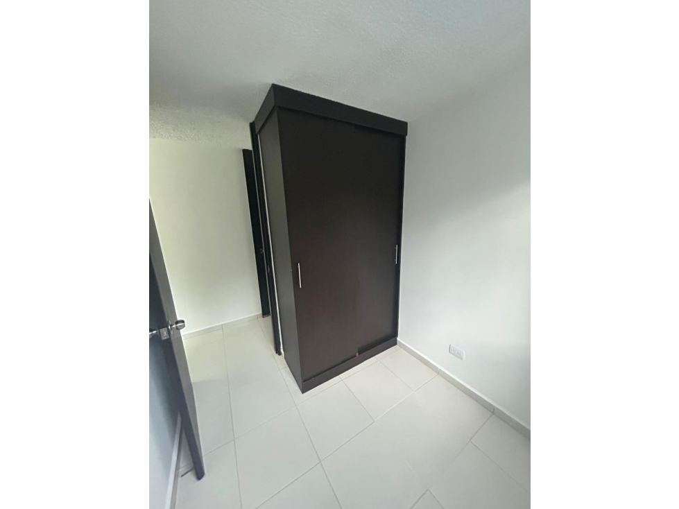 VENDO APARTAMENTO CON PARQUEADERO EN DOSQUEBRADAS RISARALDA — foto 4
