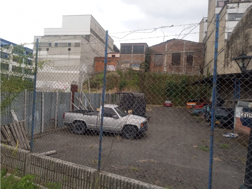 ARRIENDO LOTE EN LA AVENIDA LONGITUDINAL PARALELA AV 30 DE AGOSTO - 2