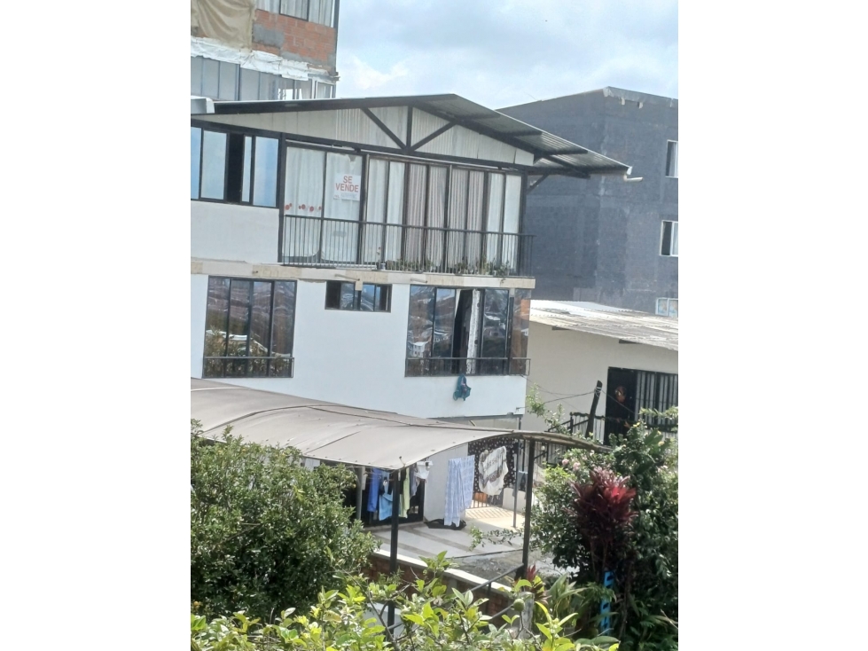 Vendo amplia Casa en el sectro de Cuba de pisos independientes — foto 3