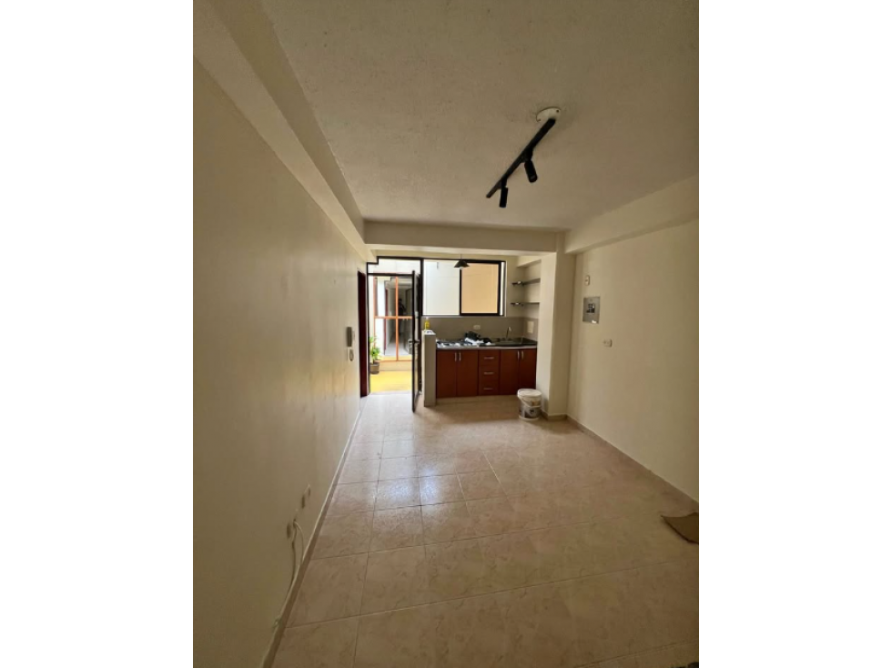 APARTAMENTO EN VENTA EN UN PRIMER PISO EN EL CENTRO — foto 2