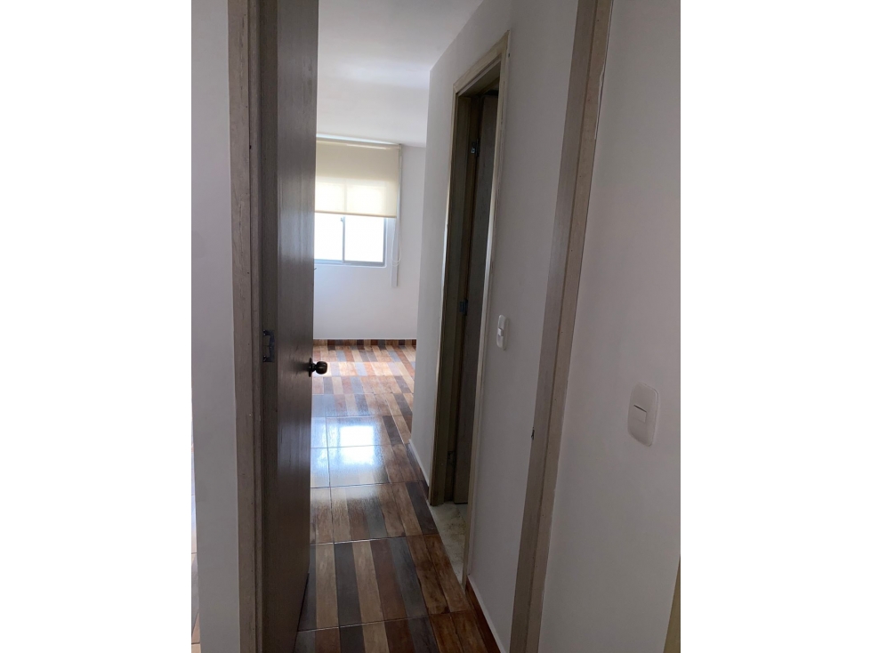 VENDO APARTAMENTO CON PARQUEADERO CUBIERTO — foto 4