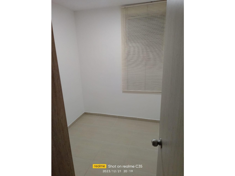 VENDO APARTAMENTO EXCELENTE SECTOR PARQUEADERO PRIVADO — foto 4