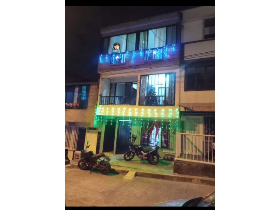 Venta casa con tres rentas.