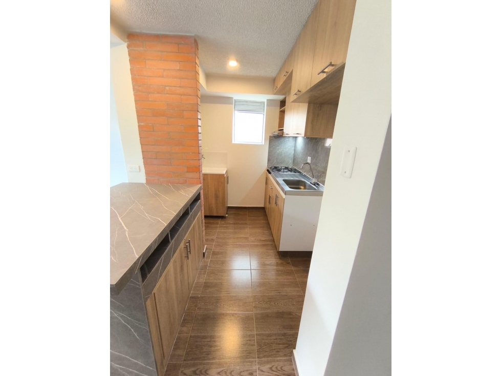 VENDO APARTAMENTO EN EXCELENTE UBICACIÓN — foto 3