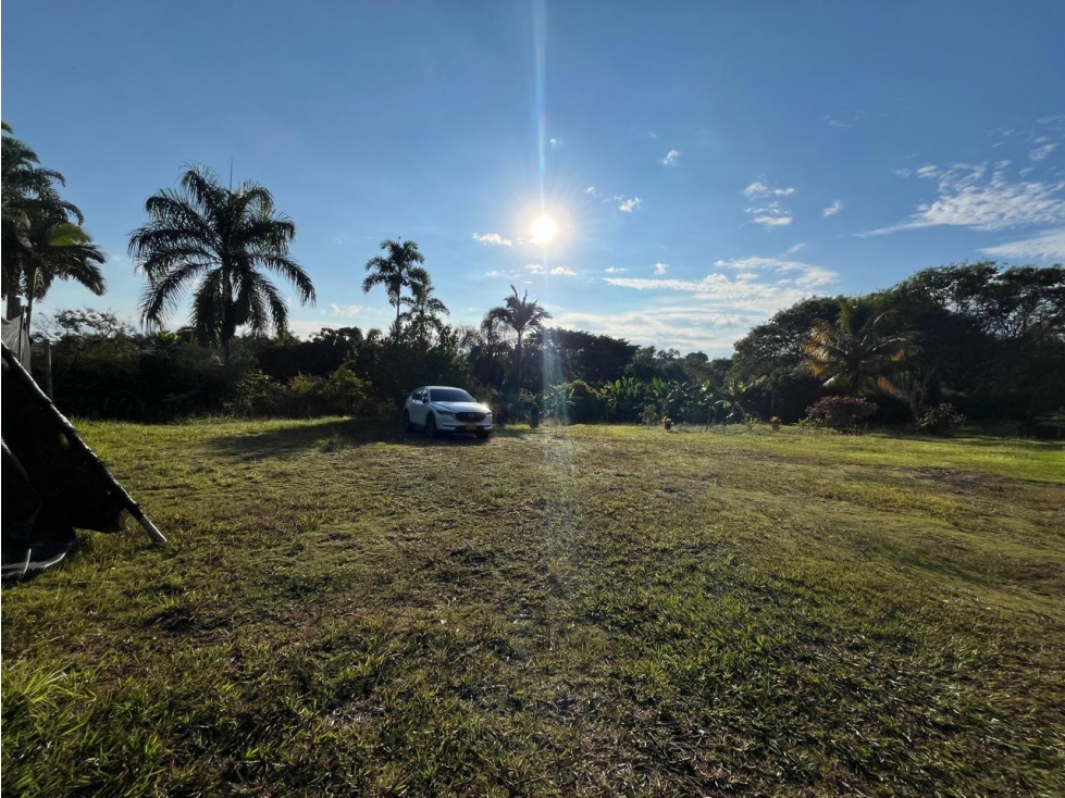 VENDO LOTE EN CERRITOS CON CONSTRUCCIÓN - 1