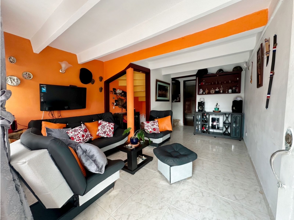 VENDO CASA EN EL PORTAL DE LA ACUARELA CUBA