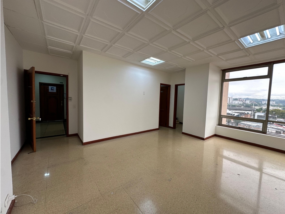 Rento oficina amplia y con excelente vista en el Centro — foto 5