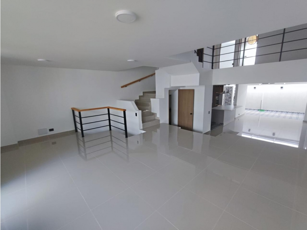 VENDO HERMOSA CASA RECIEN REMODELADA EN LA CIRCUNVALAR PEREIRA — foto 4