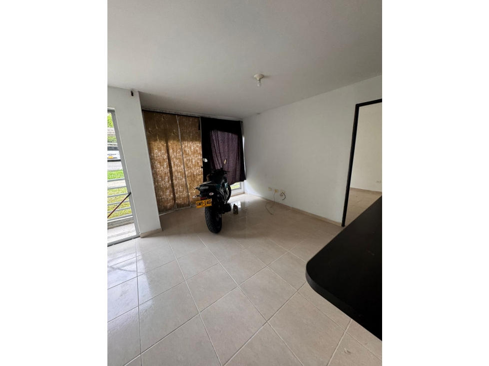 APARTAMENTO CON BALCON Y PARQUADERO CUBIERTO EN SANTA MONICA — foto 3
