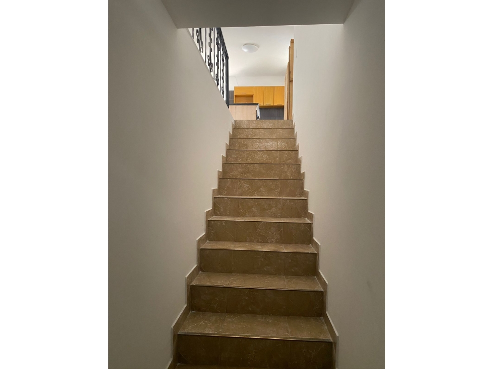 Vendo amplia casa con 3 pisos independientes — foto 3