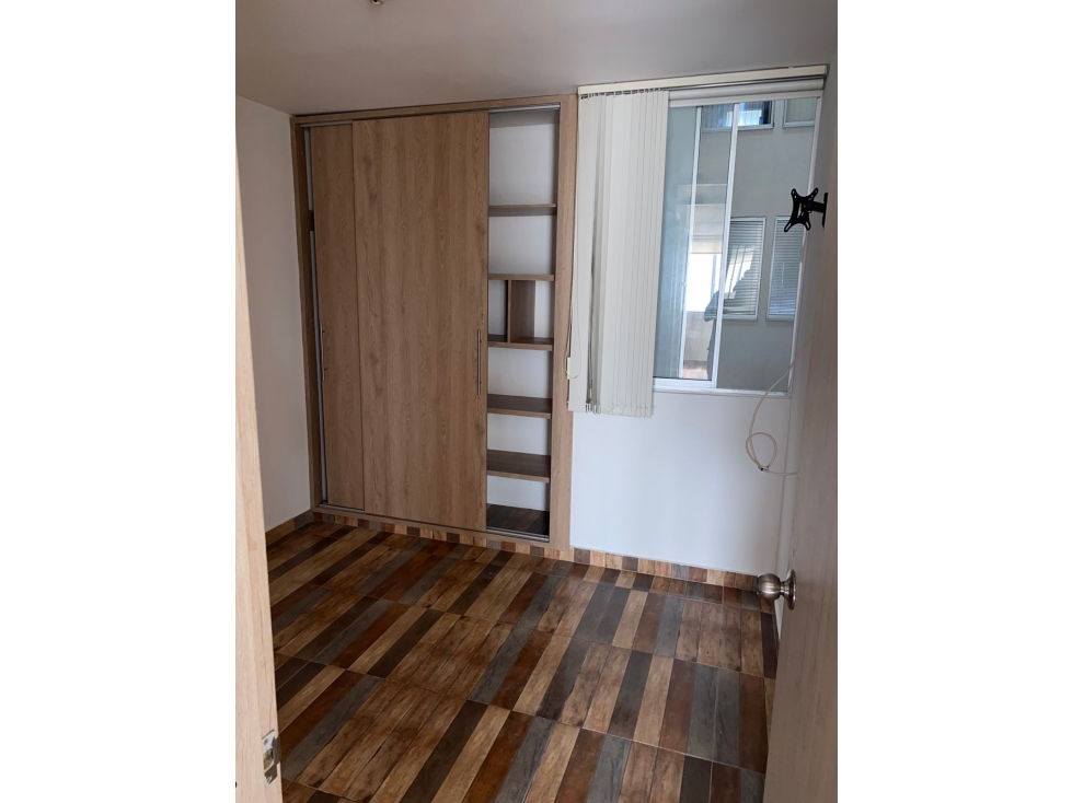 VENDO APARTAMENTO CON PARQUEADERO CUBIERTO — foto 6