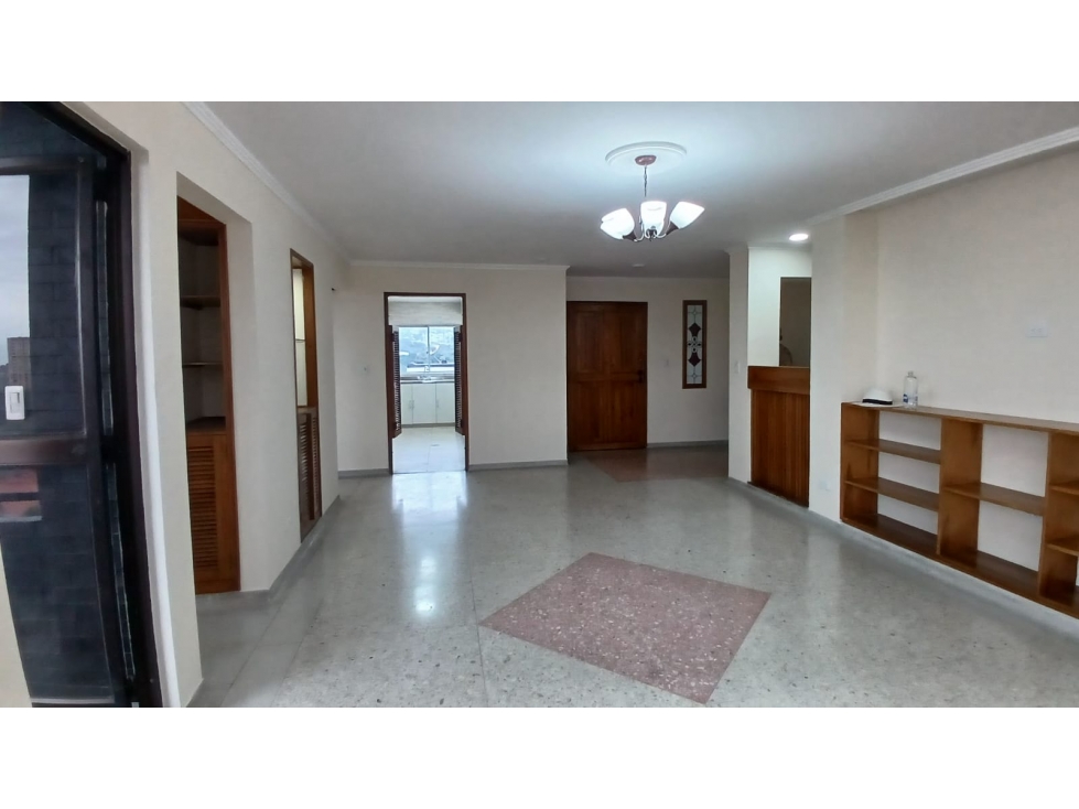 APARTAMENTO 205 MT2 CON 2 PARQUEADEROS CUBIERTO EN LA AV 30 DE AGOSTO - 3