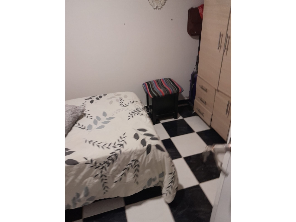 Vendo amplia casa en PH, segundo piso — foto 6