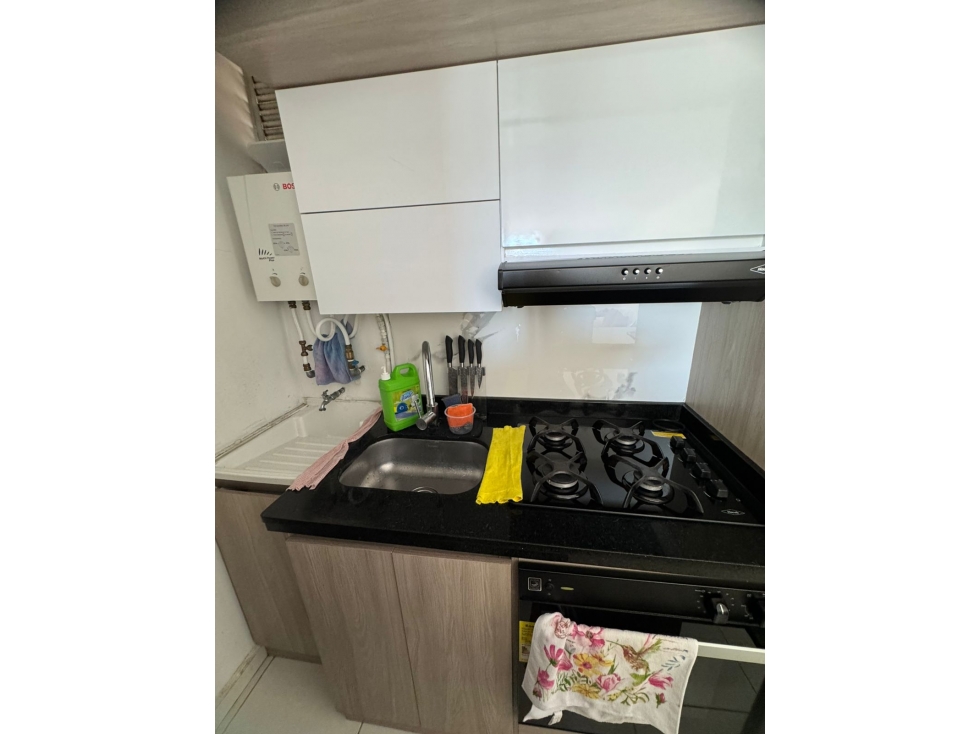 Apartamento con parqueadero y cuarto útil en sótano — foto 3