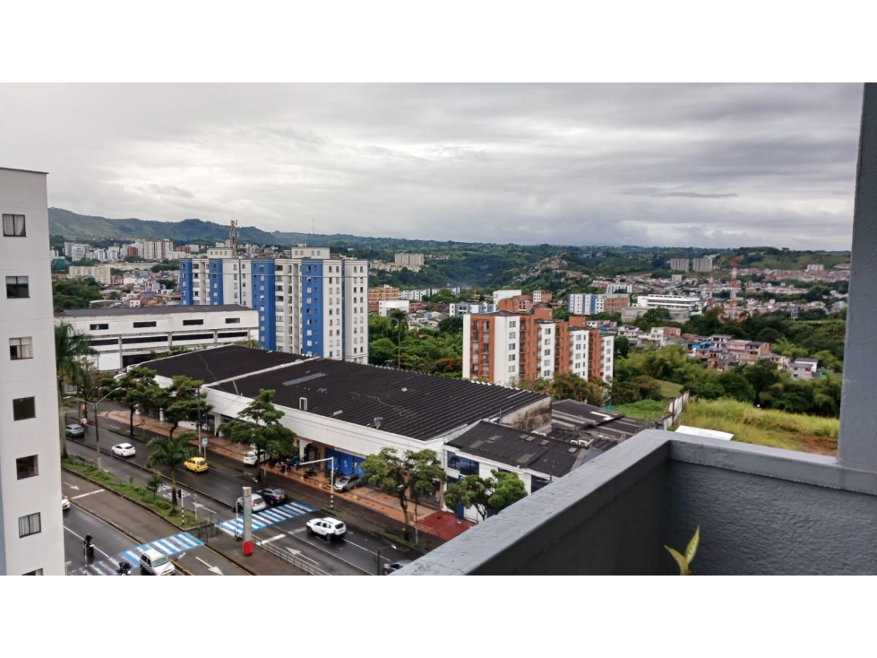 APARTAMENTO 205 MT2 CON 2 PARQUEADEROS CUBIERTO EN LA AV 30 DE AGOSTO - 2