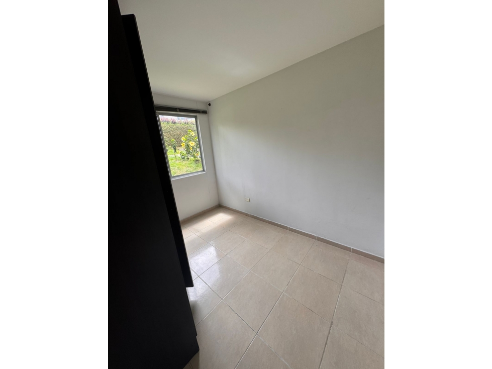 APARTAMENTO CON BALCON Y PARQUADERO CUBIERTO EN SANTA MONICA — foto 5