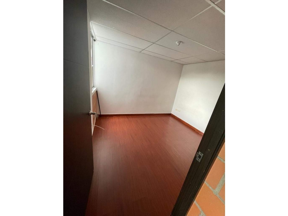 VENDO APARTAMENTO CON BALCON EN ZONA DE VALORIZACION — foto 4