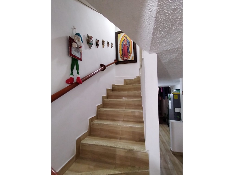 VENDO CASA DE TRES PISOS EN CONJUNTO CERRADO - 5