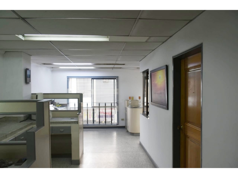 GRAN LOCAL PARA CONSULTORIOS MEDICOS EN EL CENTRO DE PEREIRA - 2