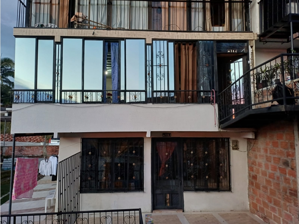 Vendo amplia Casa en el sectro de Cuba de pisos independientes — foto 4