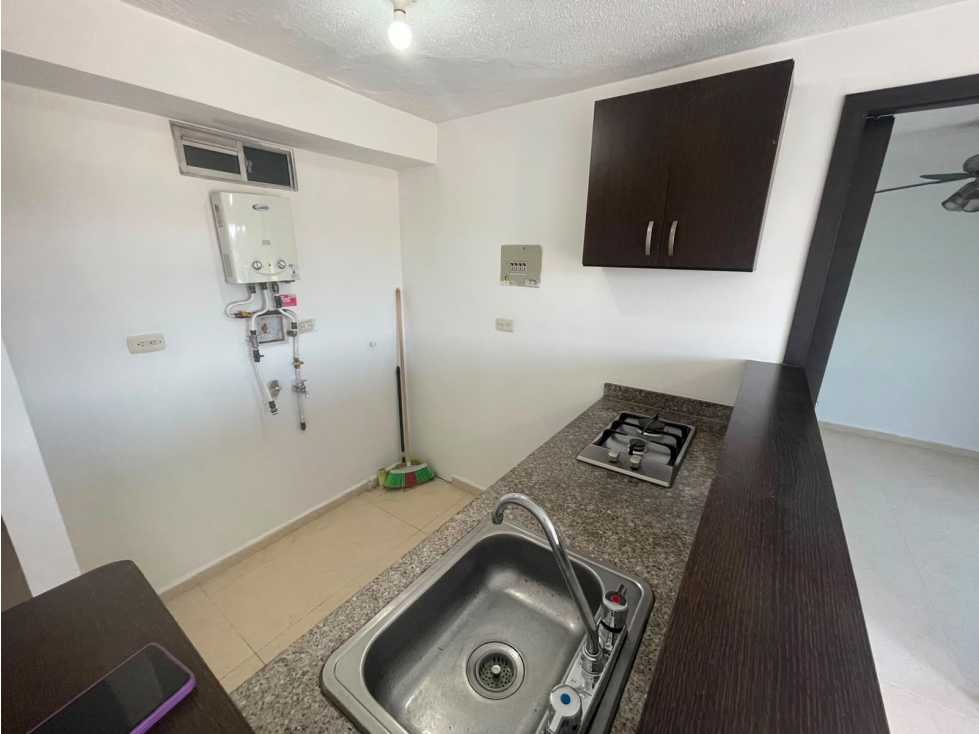 VENDO APARTAESTUDIO CON PARQUEADERO CUBIERTO Y CUARTO UTIL — foto 6