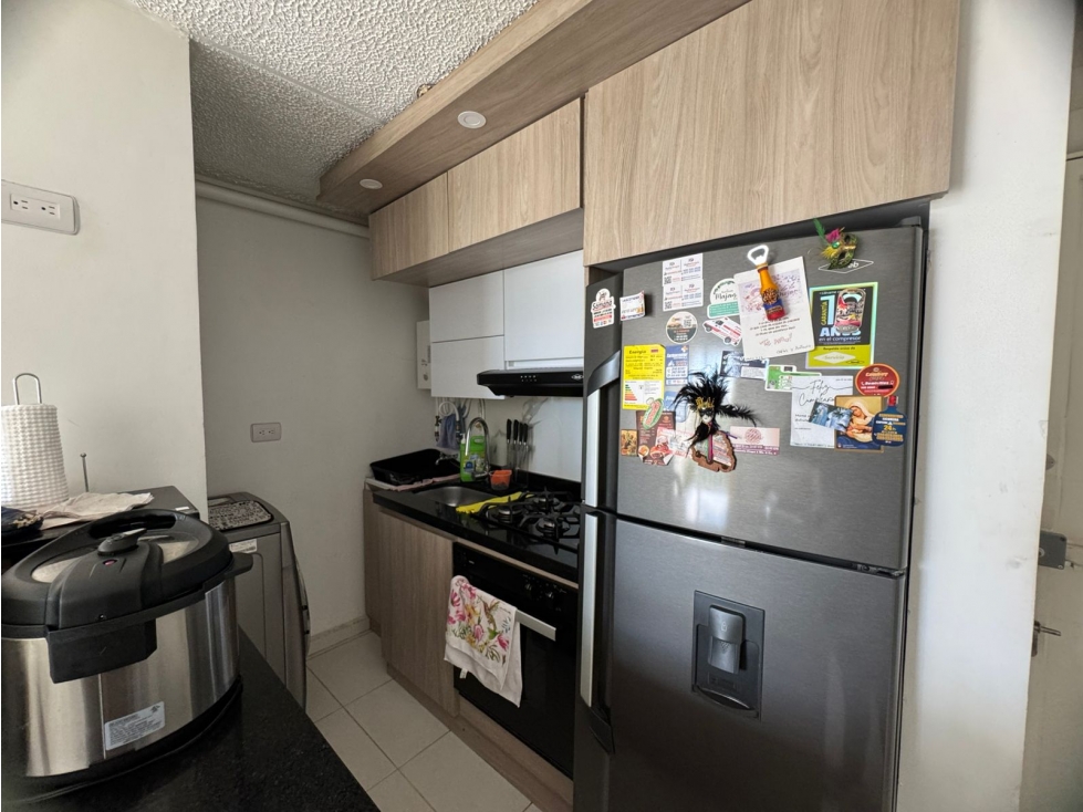 Apartamento con parqueadero y cuarto útil en sótano
