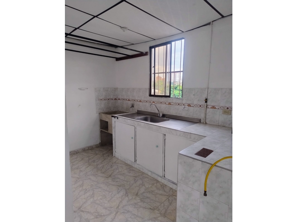 CASA DE 9.40MT DE FRENTE X 7MT DE FONDO BARRIO LA LORENA — foto 4