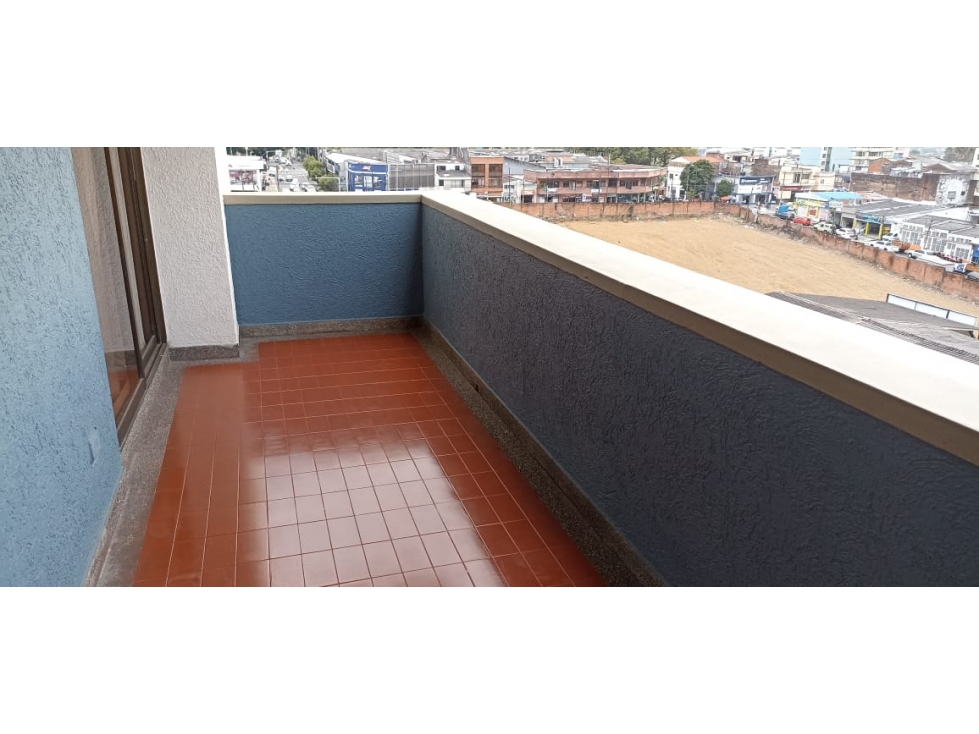 VENDO AMPLIO Y CONFORTABLE APARTAMENTO EN EL CENTRO DE PEREIRA — foto 4