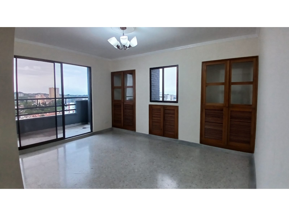 APARTAMENTO 205 MT2 CON 2 PARQUEADEROS CUBIERTO EN LA AV 30 DE AGOSTO - 4