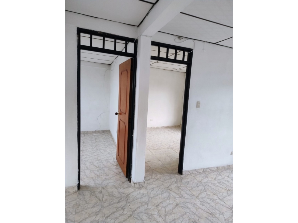 CASA DE 9.40MT DE FRENTE X 7MT DE FONDO BARRIO LA LORENA — foto 6
