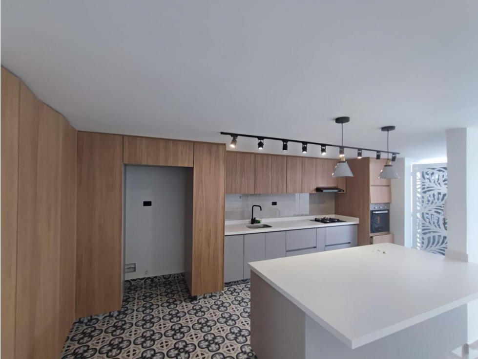 VENDO HERMOSA CASA RECIEN REMODELADA EN LA CIRCUNVALAR PEREIRA — foto 3