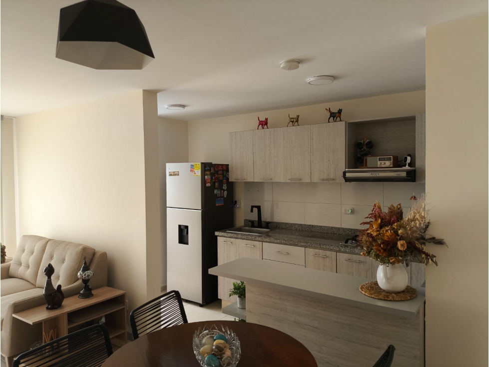 HERMOSO APARTAMENTO CON CUARTO UTIL Y PARQUEADERO CUBIERTO — foto 6