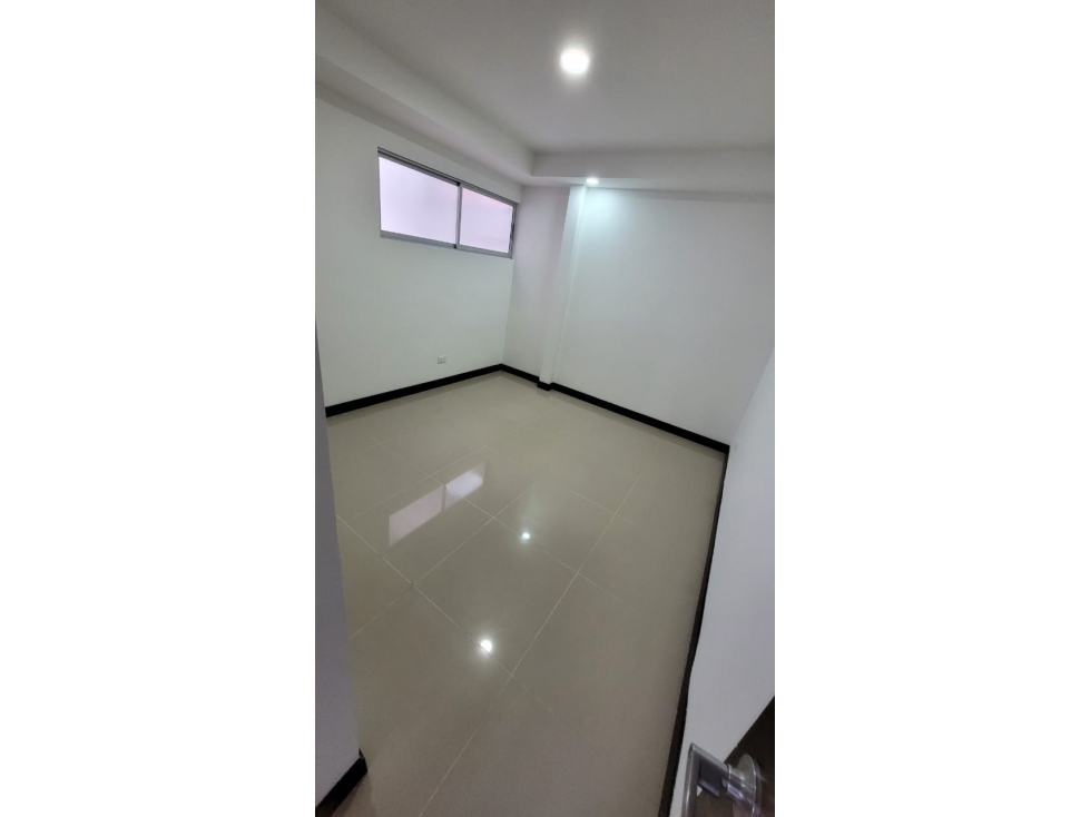 Vendo casa remodelada Parque Industrial pisos independientes — foto 4
