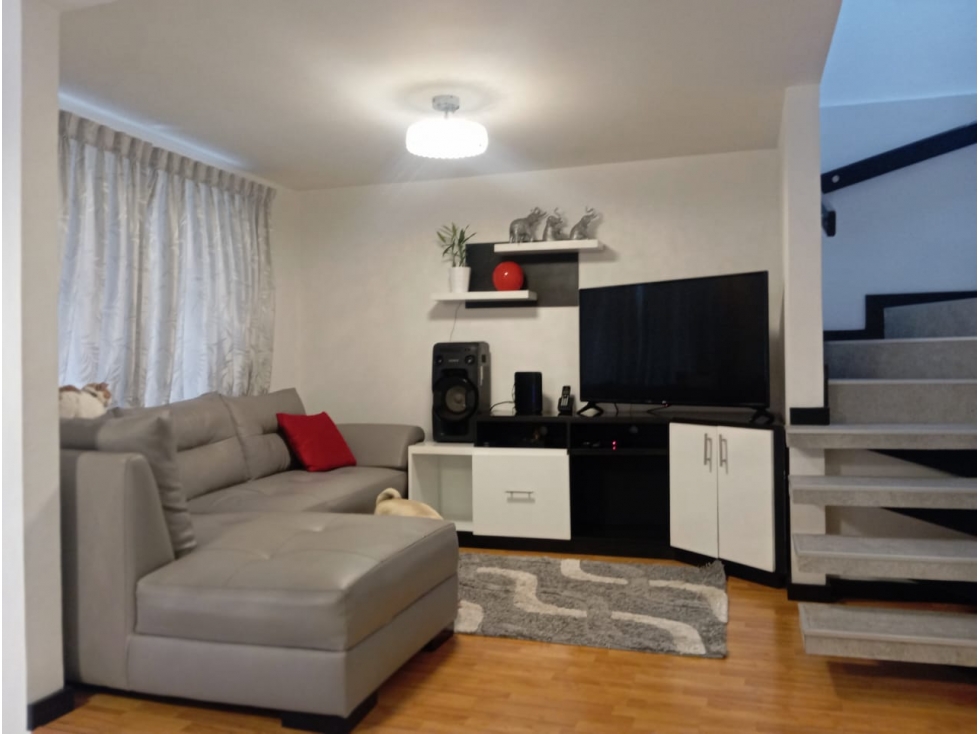 VENDO AMPLIA CASA CON MODERNOS ACABADOS — foto 5