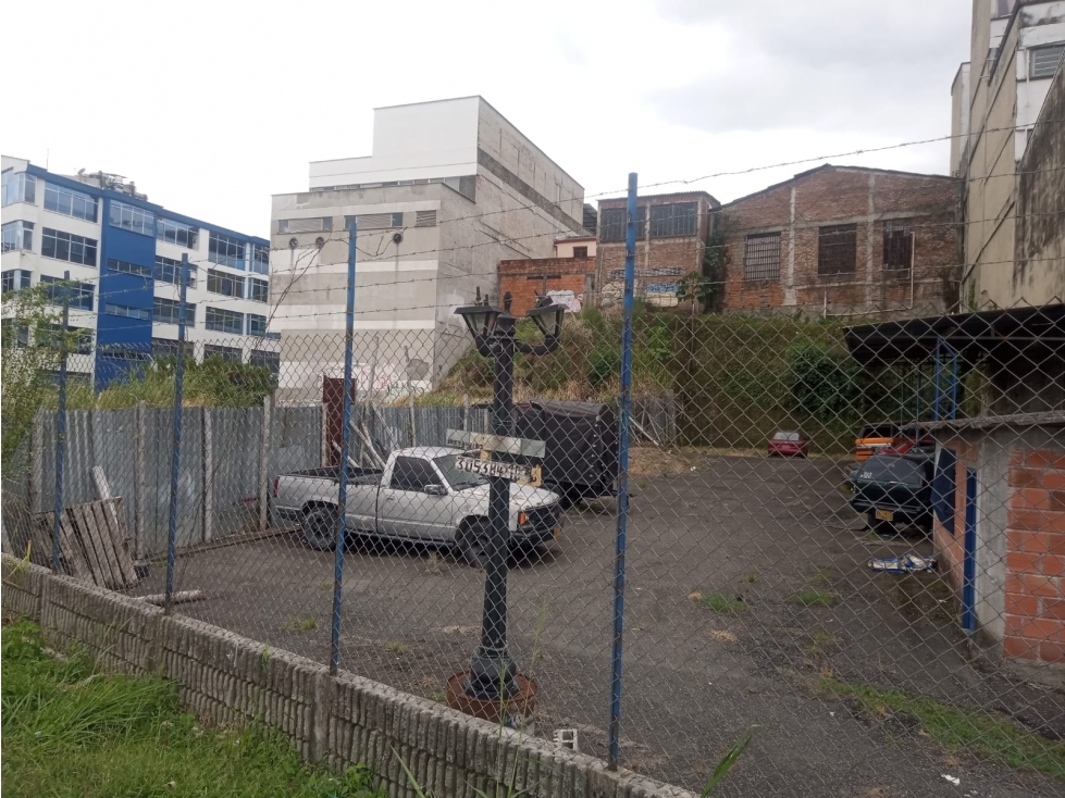 ARRIENDO LOTE EN LA AVENIDA LONGITUDINAL PARALELA AV 30 DE AGOSTO - 1