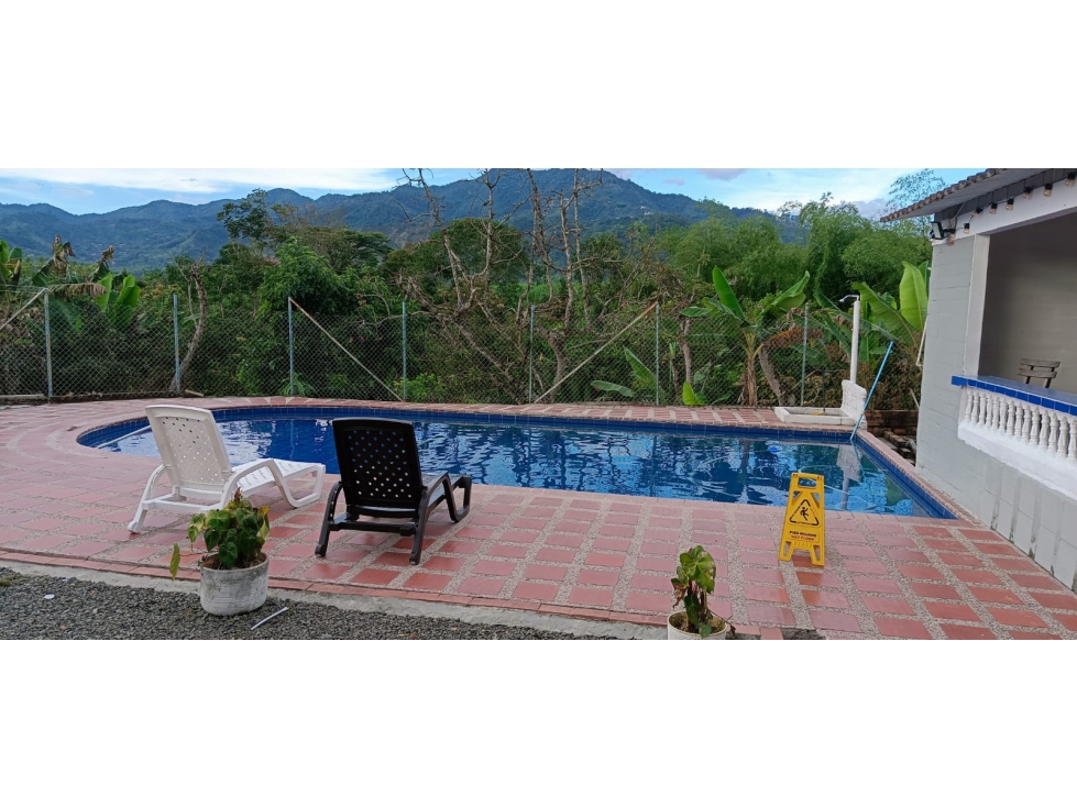 Venta de Casa Campestre en Combia - 1