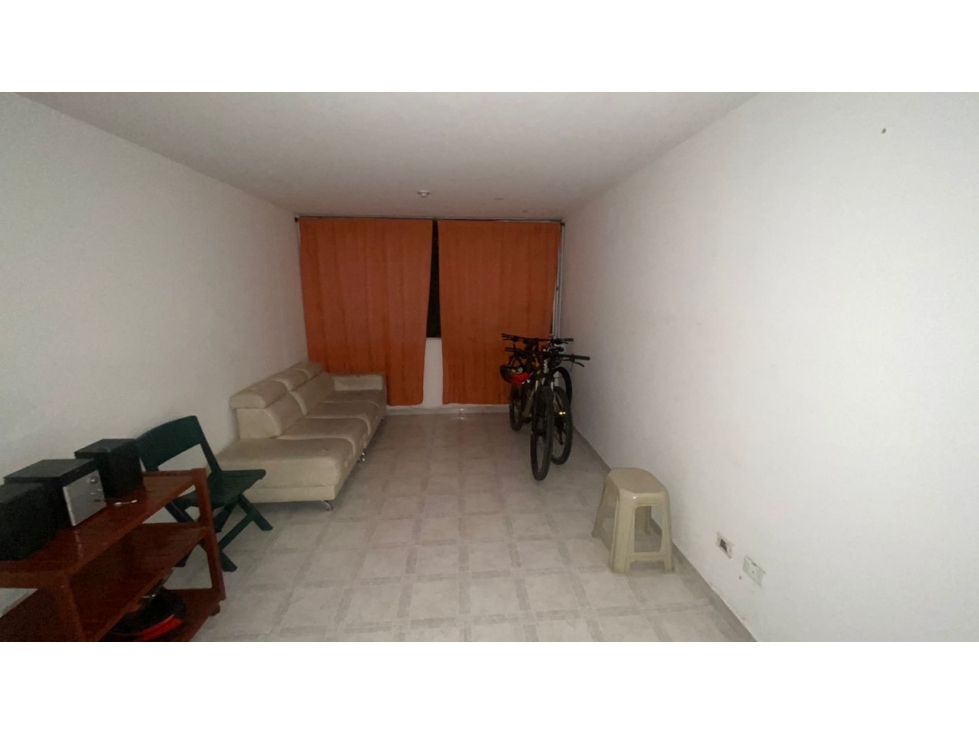 VENDO APARTAMENTO CON BUENA UBICACIÓN — foto 2