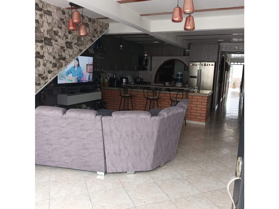 VENDO HERMOSA CASA DE DOS PISOS EN GUADALUPE DOSQUEBRADAS — foto 3