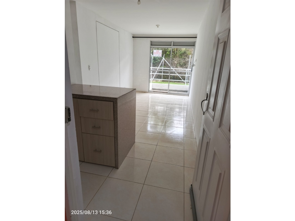 VENDO APARTAMENTO CON BALCON Y PARQUEADERO PROPIO