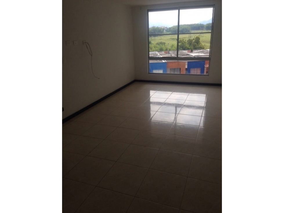 VENDO APARTAMENTO CON PARQUEADERO CUBIERTO — foto 6