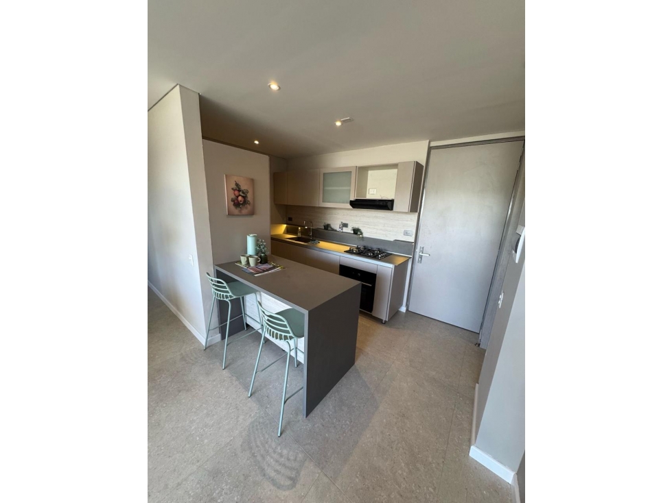 VENDO HERMOSO APARTAMENTO CON ASCENSOR PRIVADO 2 PARQUEADEROS — foto 4