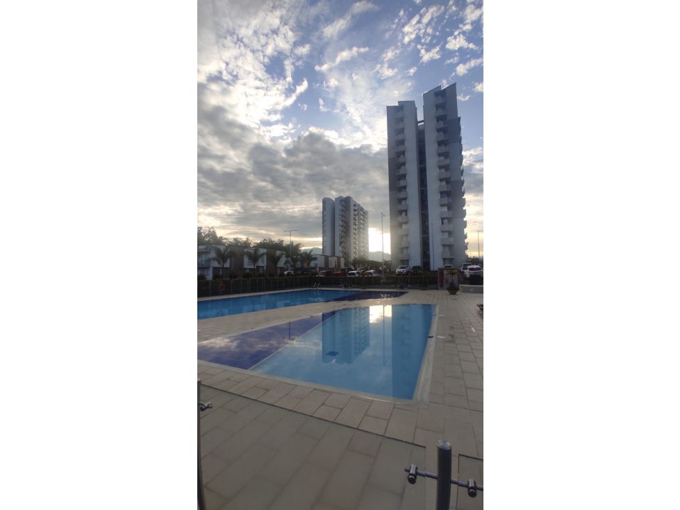 VENDO AMPLIO APARTAMENTO CON HERMOSA VISTA EN CIUDAD NATURA