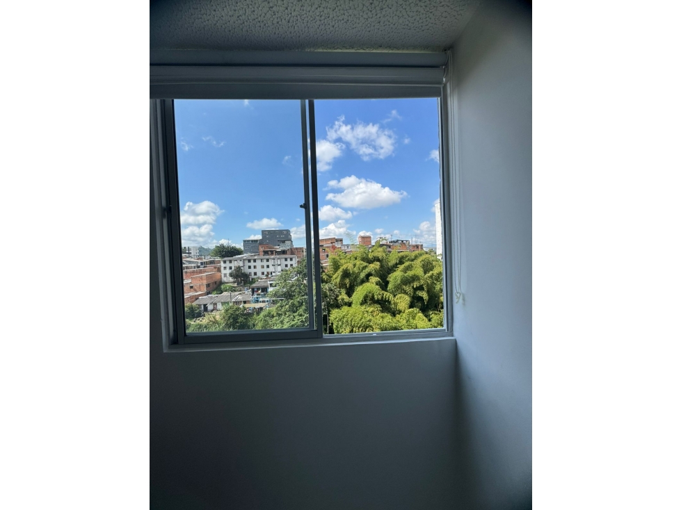 Apartamento con parqueadero y cuarto útil en sótano — foto 6