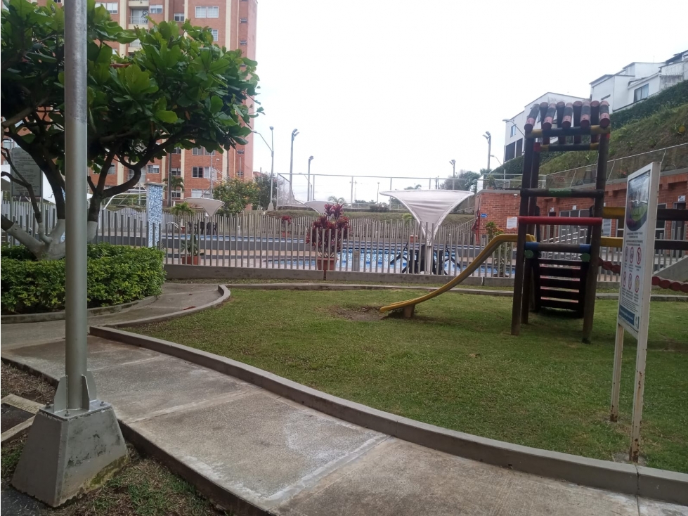HERMOSO APARTAMENTO CON ZONA VERDE 2 PARQUEADEROS EN LA AV SUR - 3