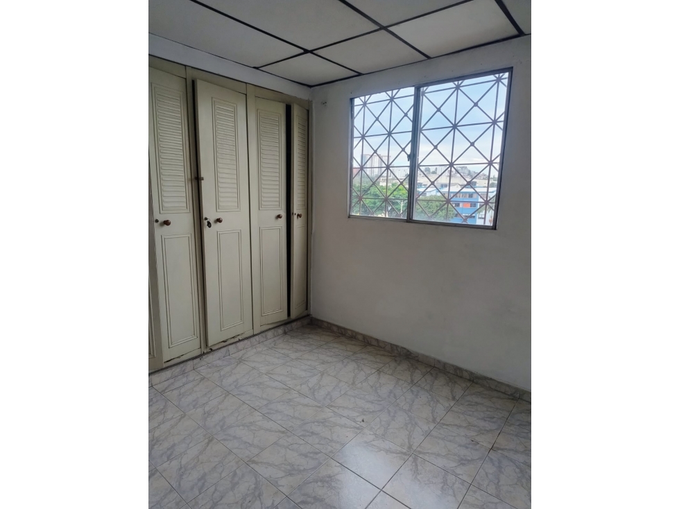 CASA DE 9.40MT DE FRENTE X 7MT DE FONDO BARRIO LA LORENA — foto 3
