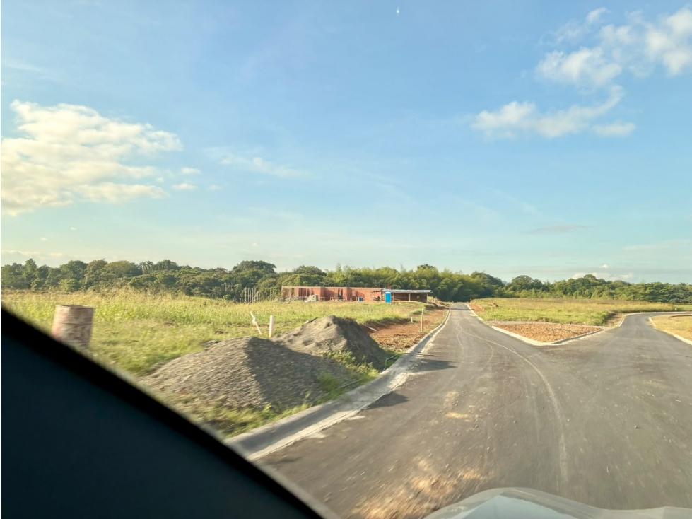 HERMOSO LOTE EN CERRITOS — foto 5